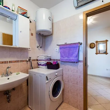 Noela Hvar Apartman *